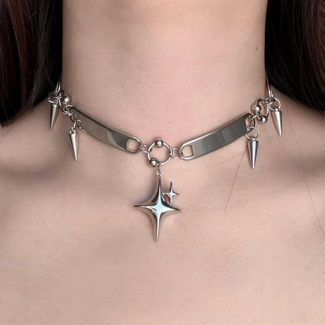 Body Jewelry Y2K - パンクスターリベットチョーカー、ロックジュエリー、Y2kアクセサリー、ヒッピー、ゴス、デザインセンス、スパイク、クロススター、ノーズリングチャーム、女性用ネックレス
