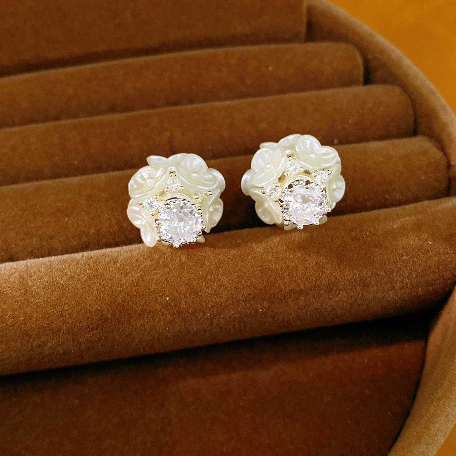 DOO MEI 2WAYウェア ジルコンフラワーボールスタッ - Cluster Stud Ear のレビューと価格