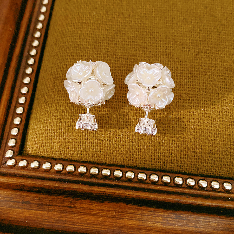 DOO MEI 2WAYウェア ジルコンフラワーボールスタッ - Cluster Stud Ear のレビューと価格