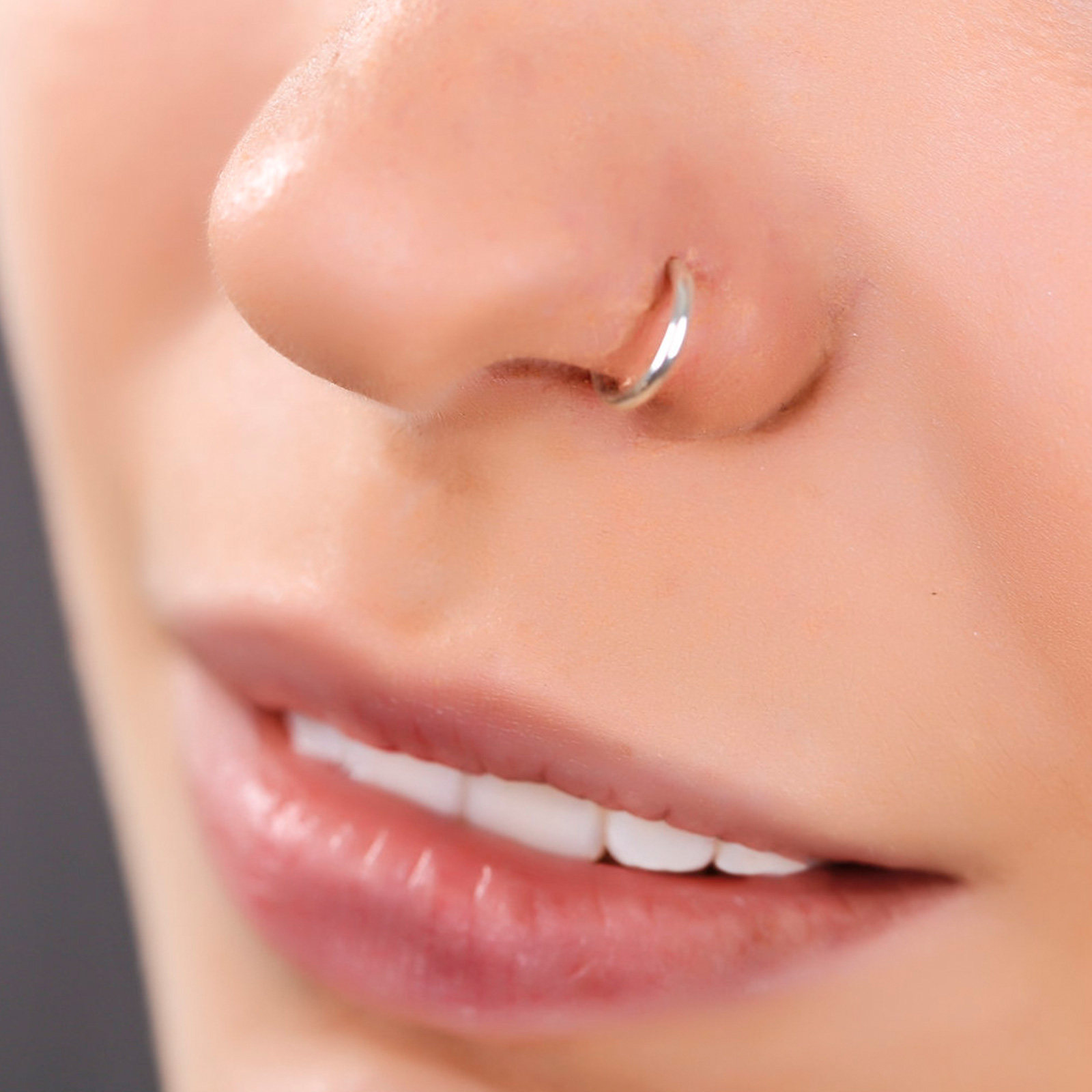 21個入り ステンレス製 ノーズリング セット。洗練されたミ - Body Jewelry For Sensitive Skin のレビューと価格