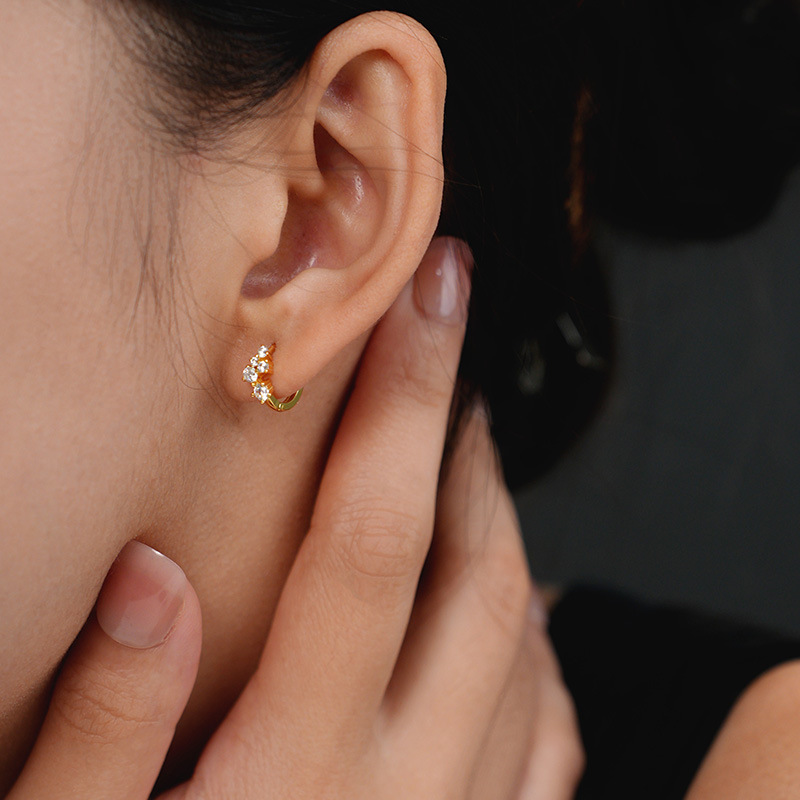 925スターリングシルバー製、クラスターデザインのラウンド型 - Cluster Stud Ear のレビューと価格