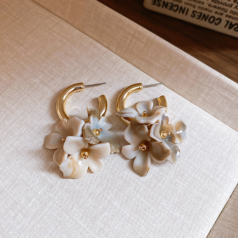 メイラードフラワークラスタードロップイヤリングヴィンテージア - Cluster Stud Ear のレビューと価格